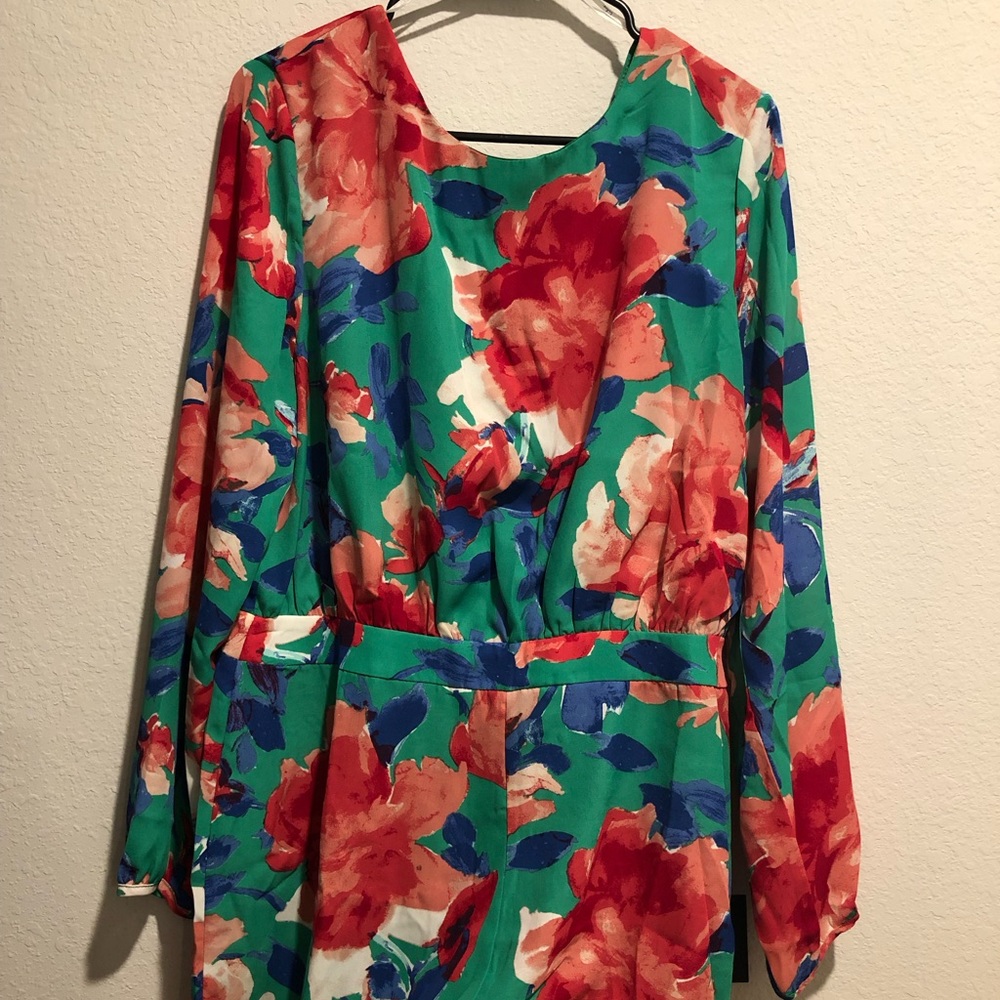 NWT Lulus Floral Green Backless Long Sleeve Romper